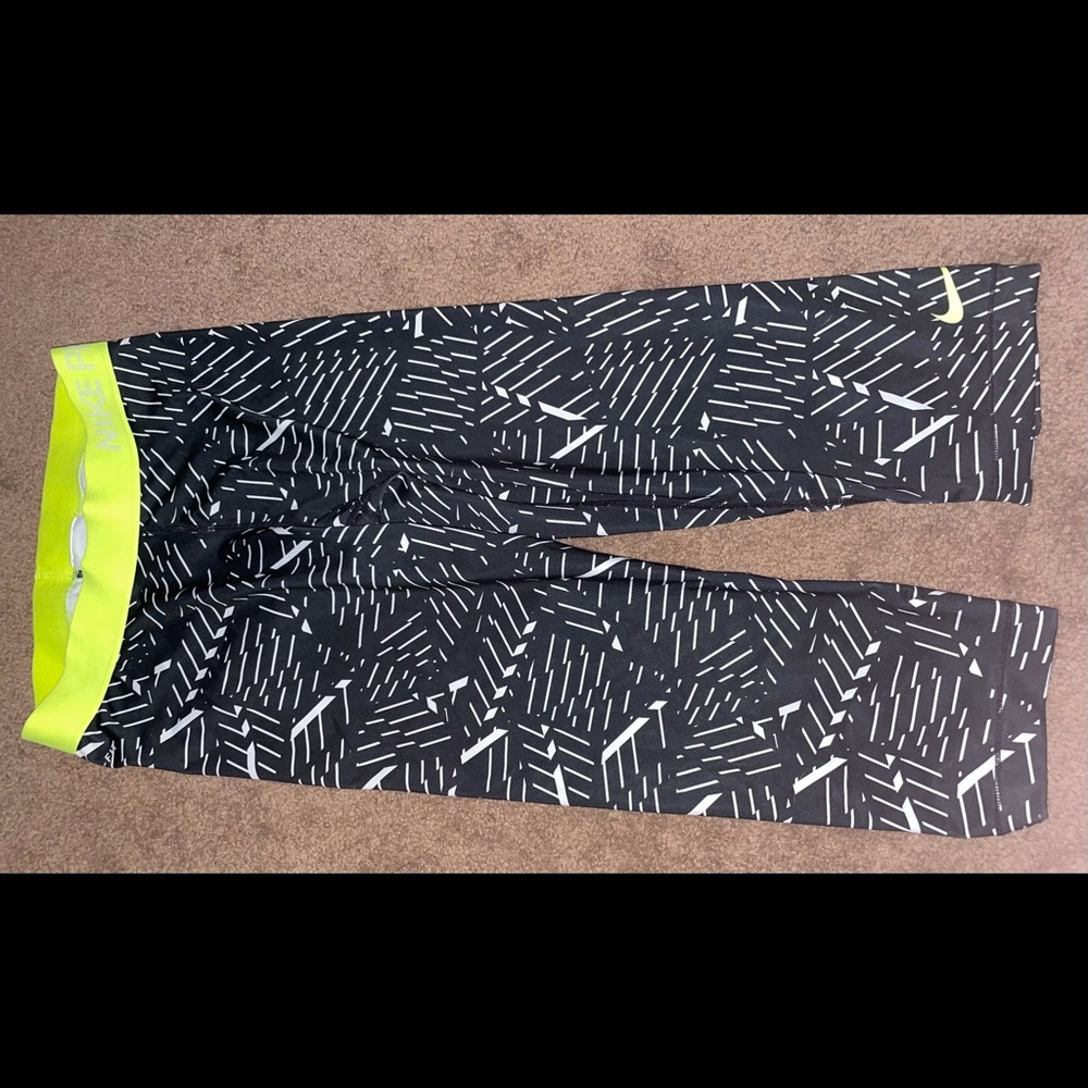 Women’s Nike Pro Capri Tights